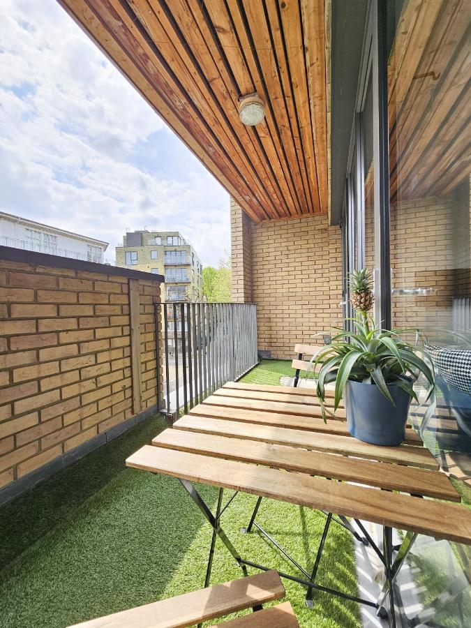 Centrally Located Spacious Flat Near Canary Wharf Londres Exterior foto