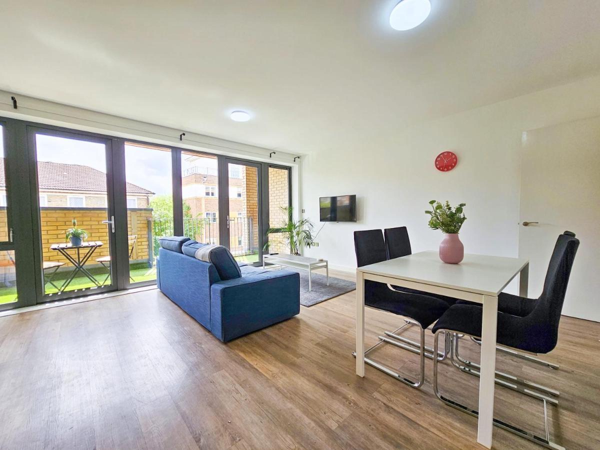 Centrally Located Spacious Flat Near Canary Wharf Londres Exterior foto